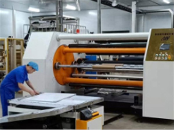   挤出机的节能上可分为两个部分